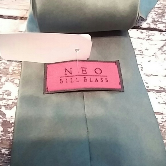 NWT Bill Blass tie - Picture 2 of 3
